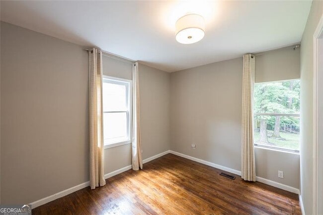 Building Photo - 1565 Overland Terrace SE