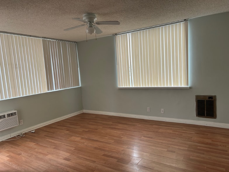 Building Photo - 841 N Orange St