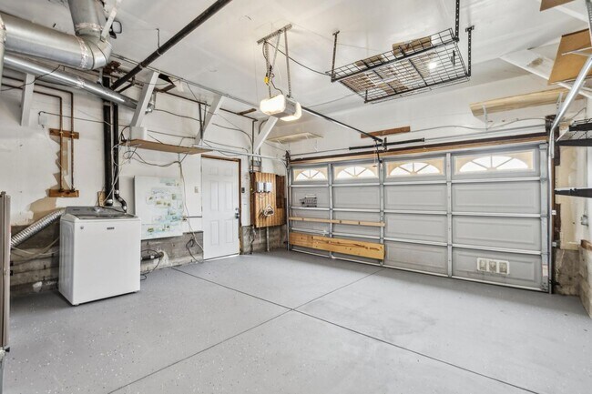 Building Photo - Daly City - Easy Commute Single Family Hom...