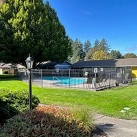 Building Photo - OPEN KITCHEN, GREAT LOCATION