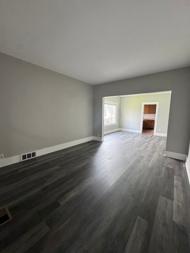 Building Photo - Beautiful 2-bedroom house for Rent in Lansing, IL VAILABLE NOW!!