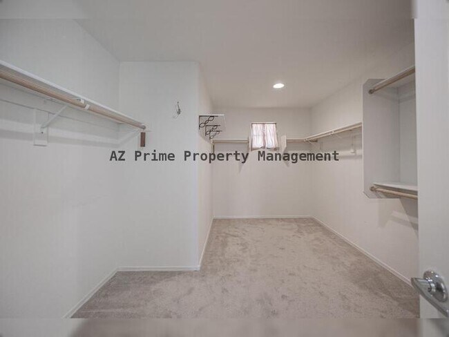 Building Photo - 218 N 109th Dr
