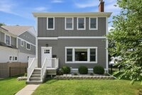 Building Photo - 586 S Hawthorne Ave