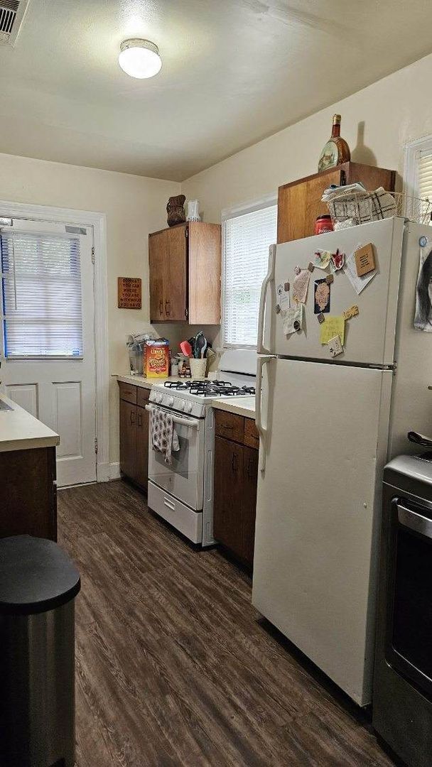 Building Photo - Lakebottom Park 2Bedroom