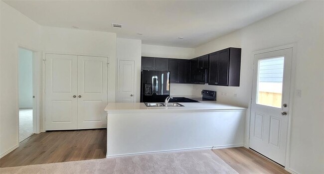 Building Photo - 421 Bullhead Rd