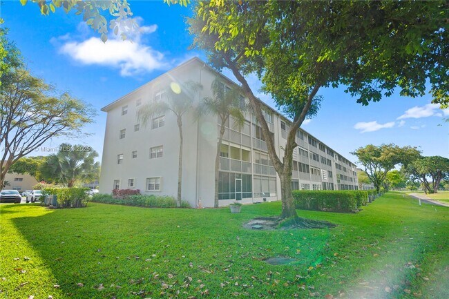 Building Photo - 300 SW 134th Way