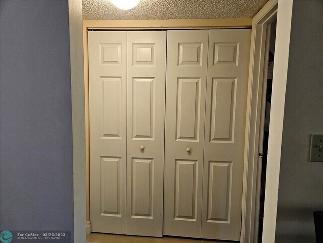 Building Photo - 641 Lyons Rd