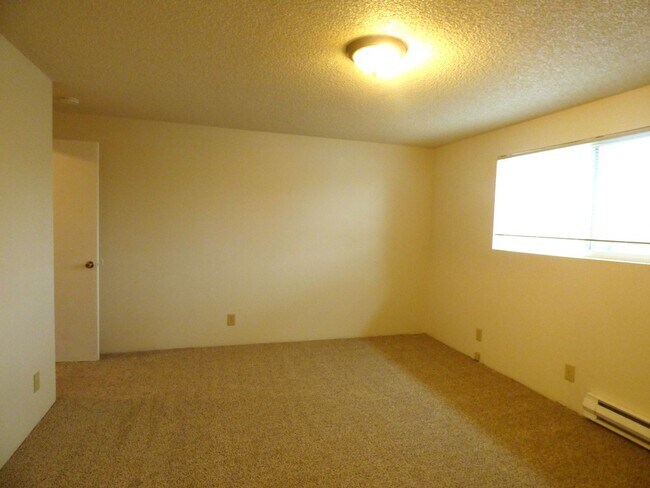 Building Photo - 2 bed 1.5 bath Townhome in Keizer