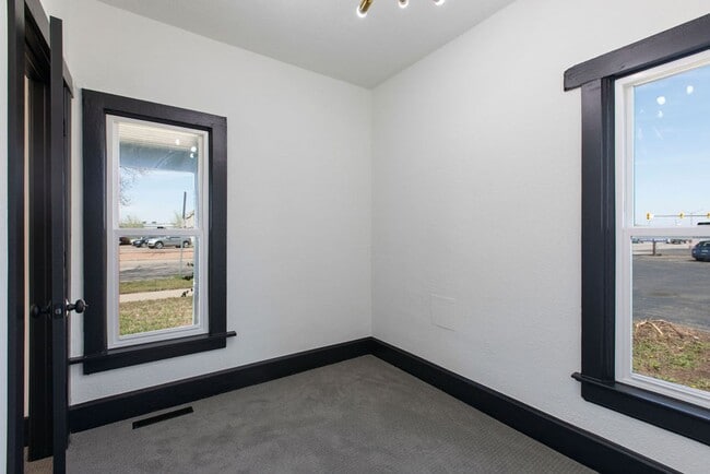 Building Photo - 3 Bedroom Bungalow in Fort Collins