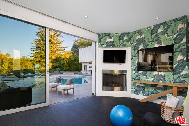 Building Photo - 2666 Hutton Dr