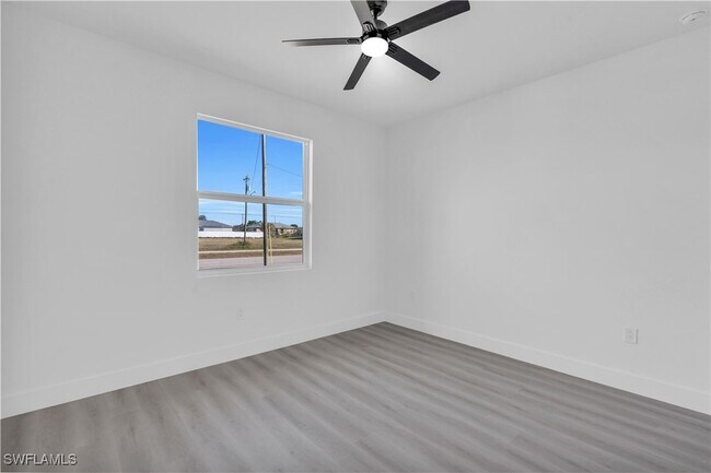 Building Photo - 1034 Chiquita Blvd N