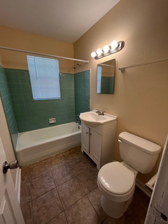 Building Photo - Balsamo Trust 182