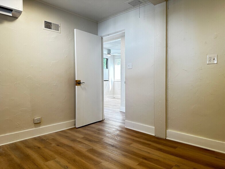 Building Photo - 2035 E 18th Ave