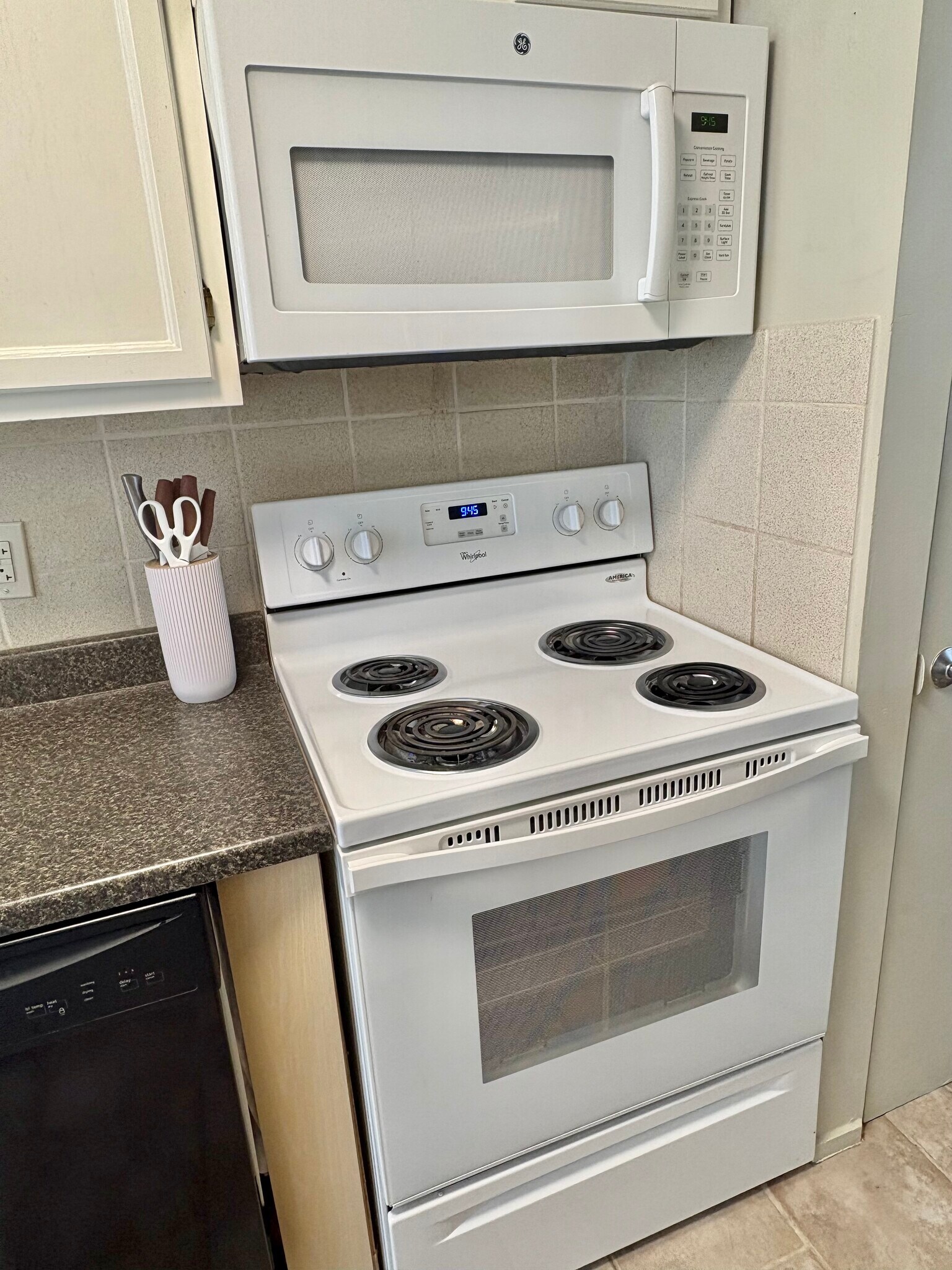 Building Photo - 6770 Chaffee Ct