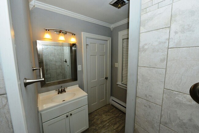 Building Photo - Water View, private wooded lot on dead end street!