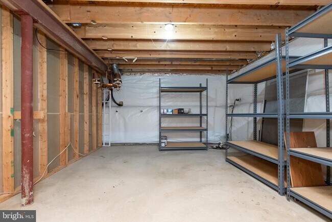 Building Photo - 14209 Floral Park Dr