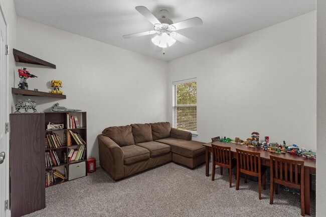 Building Photo - 711 Lime Ln
