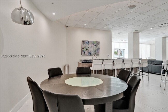 Building Photo - 3000 S Ocean Dr