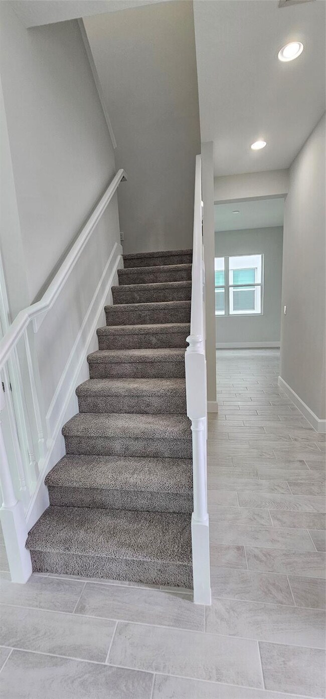 Building Photo - 5461 Empire Dr