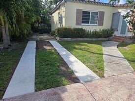 Building Photo - 8520 Crespi Blvd