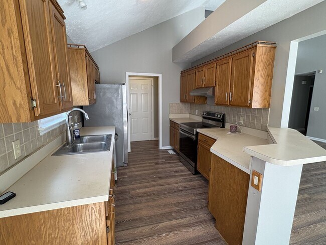 Building Photo - 3356 Milbridge Dr