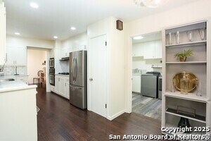 Building Photo - 206 Yosemite Dr
