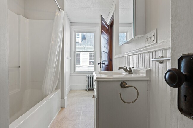 Building Photo - 30 Cutts Ave