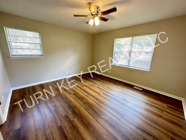 Building Photo - Duplex for rent in Pinson