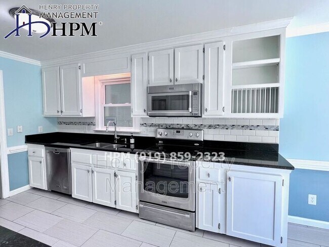 Building Photo - 4301 Ellinwood Dr