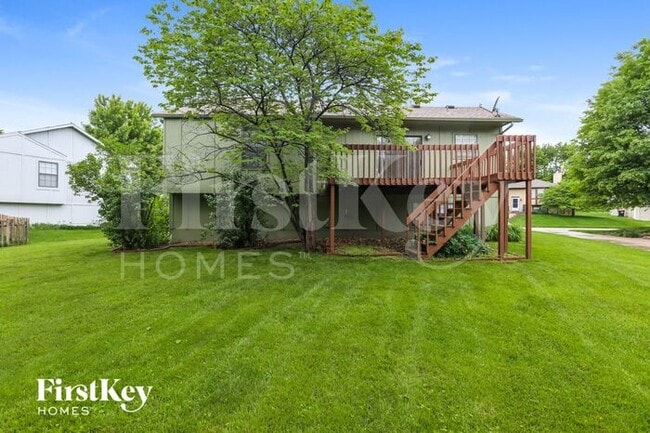 Building Photo - 517 SE Onyx Dr