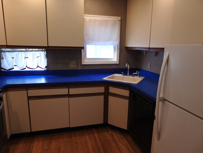 Building Photo - 88 Fargo Ave