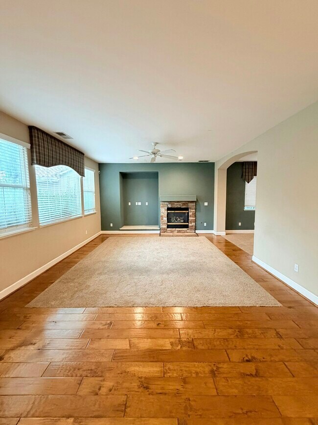 Building Photo - 1680 Whispering Wind Dr