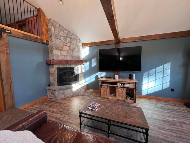 Building Photo - 34 Mirror Lake Dr