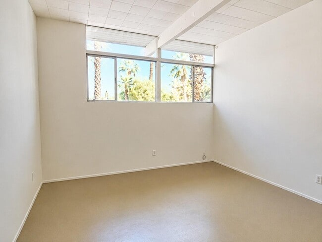 Building Photo - 866 N Topaz Cir