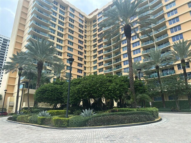 Building Photo - 2501 S Ocean Dr