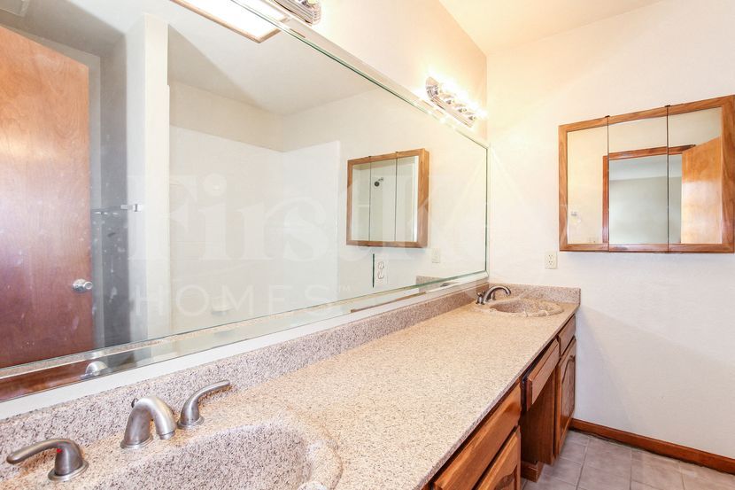 Building Photo - 5205 W Aster Dr