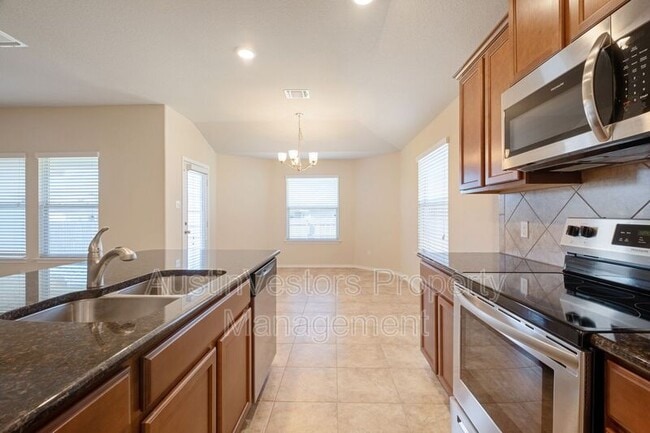 Building Photo - 129 Plata Ln