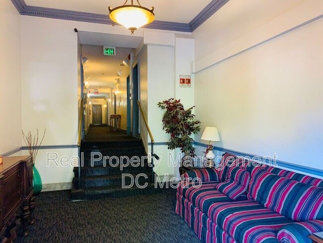 Building Photo - 815 Maryland Ave NE