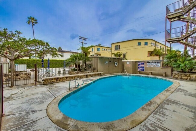 Building Photo - 4667 Ocean Blvd