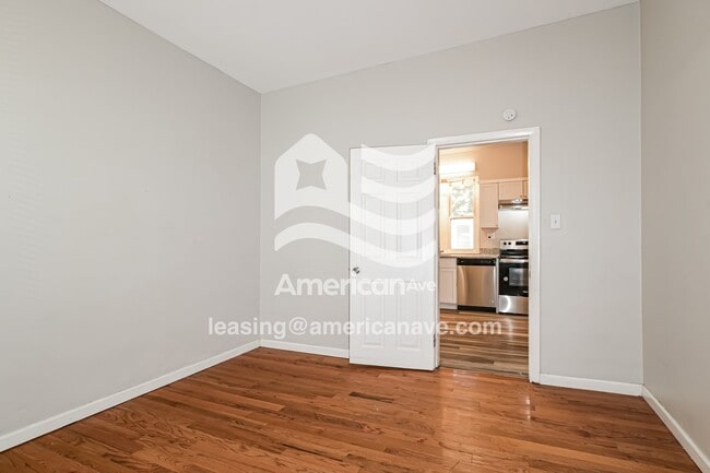 Building Photo - 4047 Schiller Pl