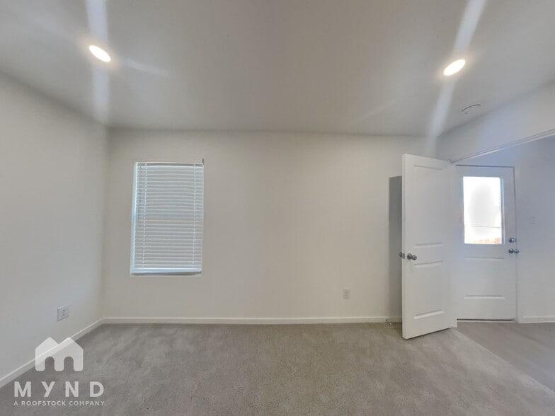 Building Photo - 1037 Calley Pear Trl