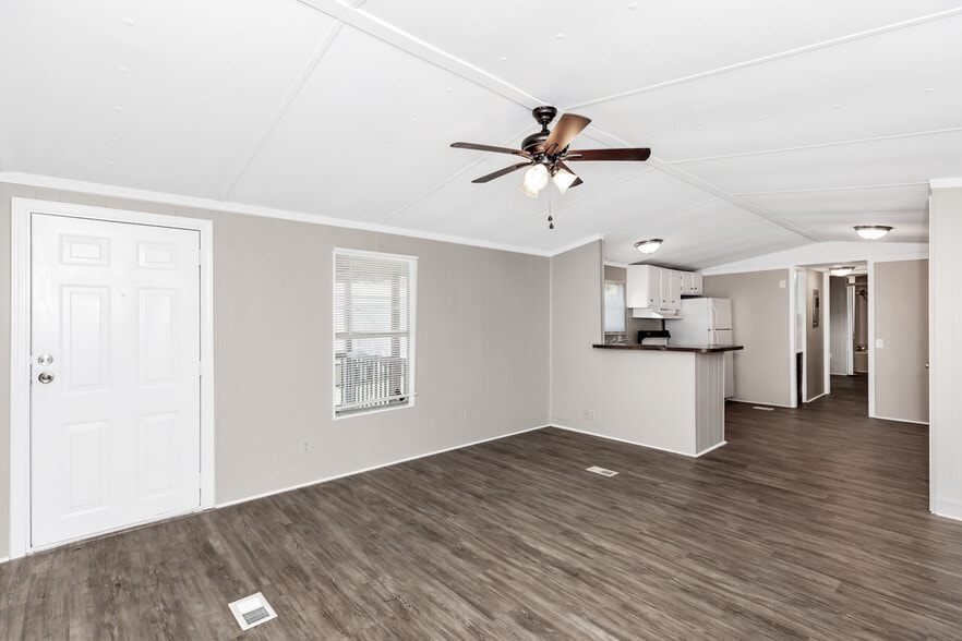 Building Photo - 2303 Highway 20