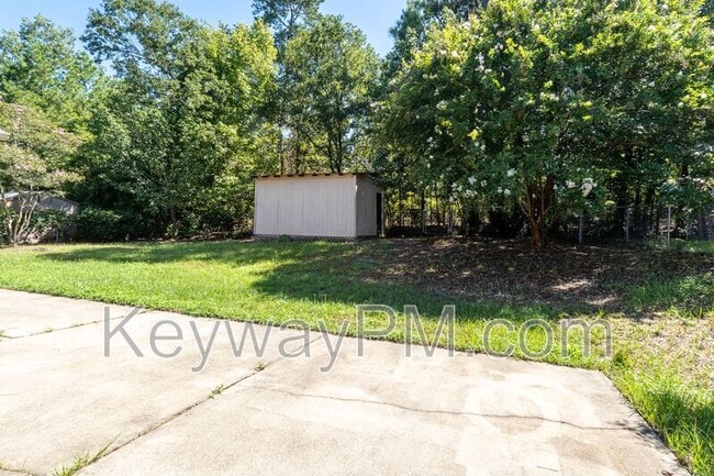 Building Photo - 3920 Nantucket Cir