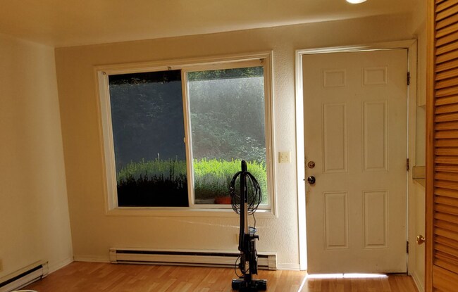 Building Photo - 1414 Iron St