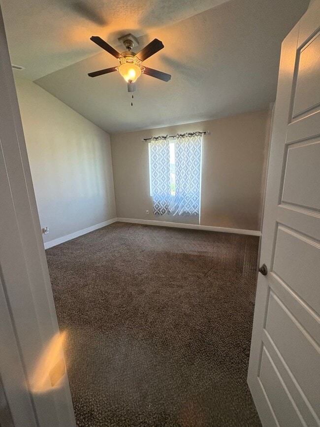 Building Photo - Home for Rent in Quincy