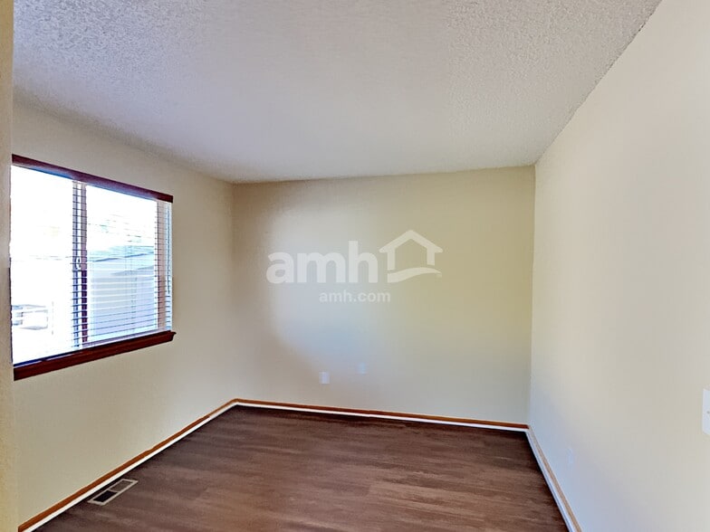 Building Photo - 19065 E Chenango Cir