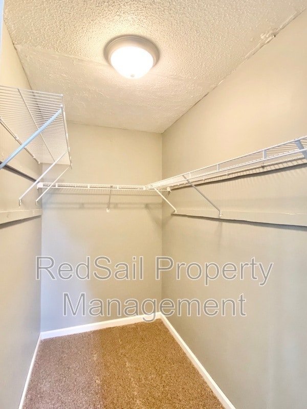 Building Photo - 6205 Calvert Ct