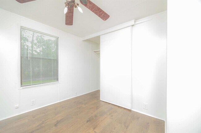 Building Photo - 7553 US-1