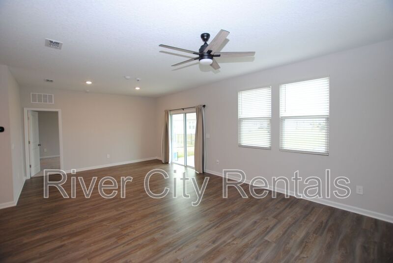 Building Photo - 14655 Macadamia Ln