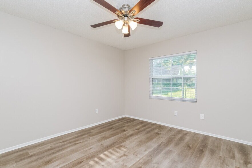 Building Photo - 1178 Breeze Dr